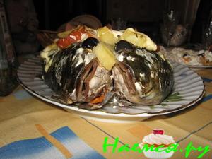 Кефаль запечённая с овощами