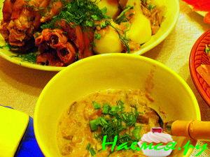 Свиные «Лапки» с грибным соусом