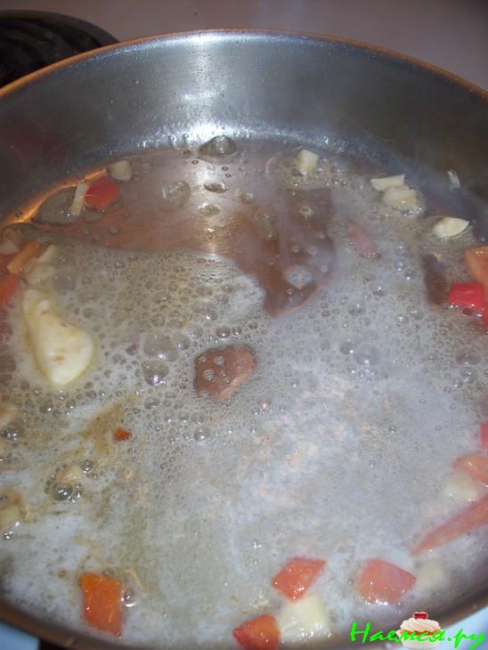 Креветки жареные в гранатовом сиропе Креветки жареные в гранатовом сиропе