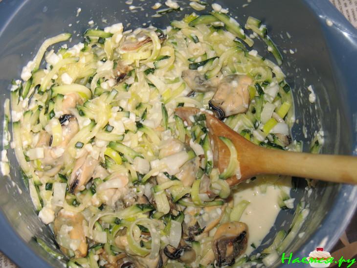 Пирог с мидиями и цуккини