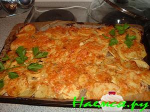 Запеканка со смешанным фаршем под сырной корочкой