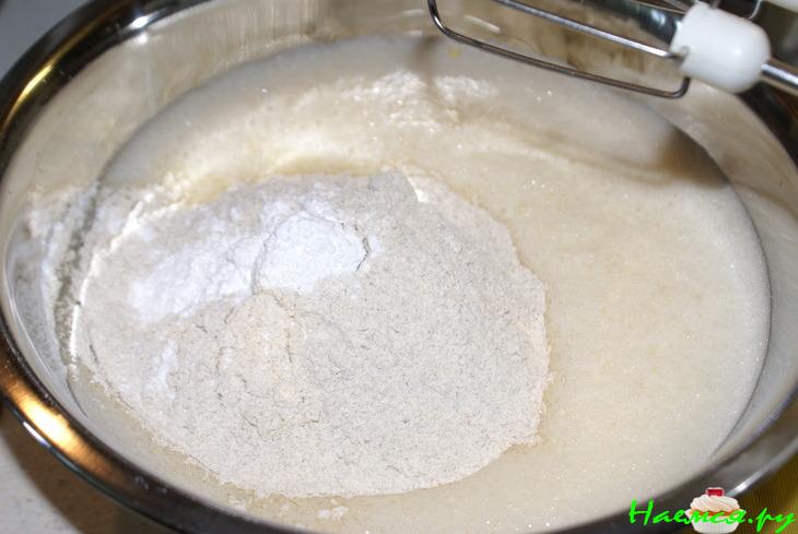 Ржаной кекс с беконом, брынзой и оливками