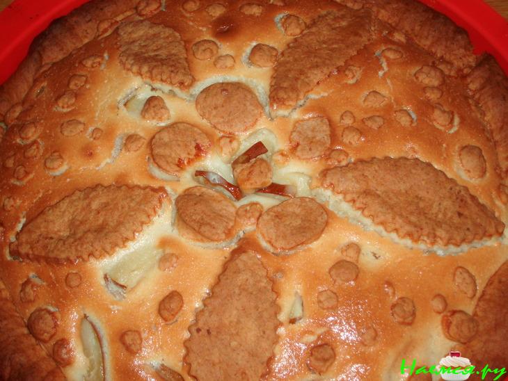 Творожный пирог с яблочно-грушевой начинкой под сметанной заливкой