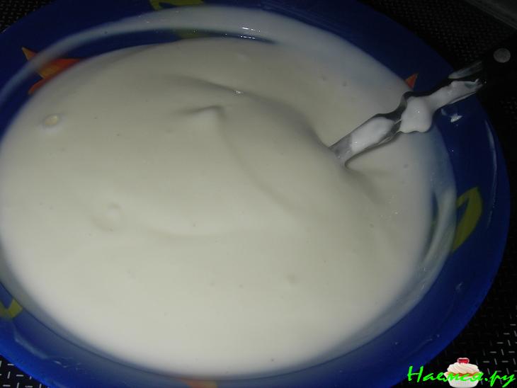 Творожно-миндальные пирожные с клубникой