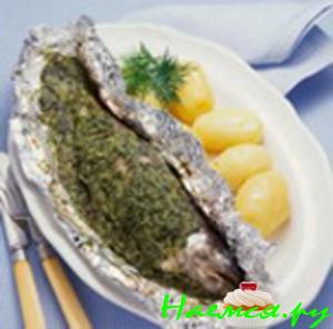 Карп в фольге со сметаной