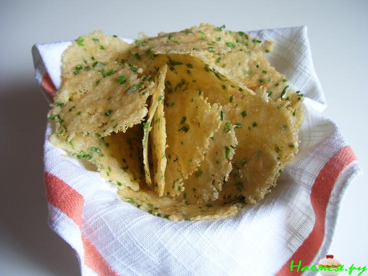 Сырные чипсы Сырные чипсы