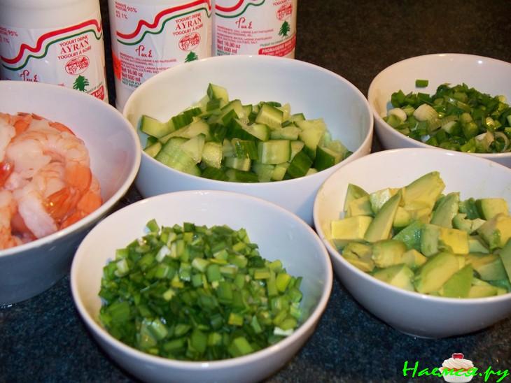 Холодный суп с креветками