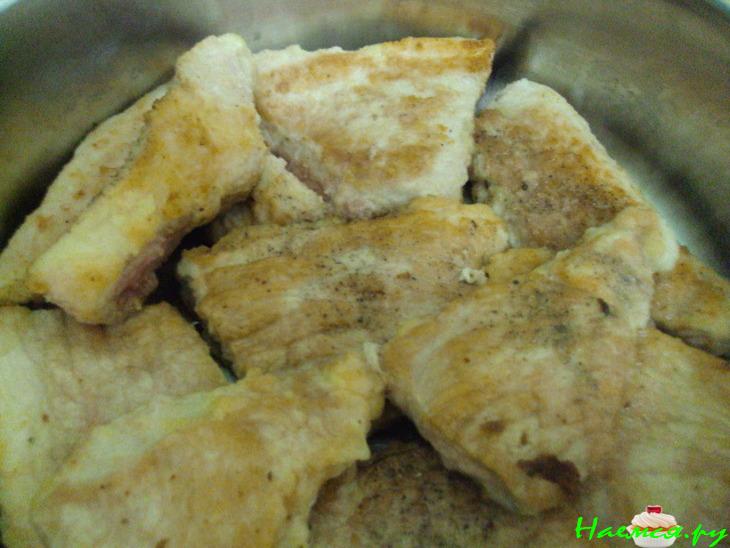 Свинина с черносливом в красном вине