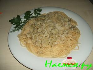 Паста с рыбы и соусом "Песто"