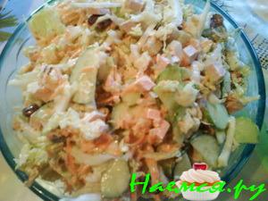 Салат с пекинской капустой и сухариками Салат с пекинской капустой и сухариками