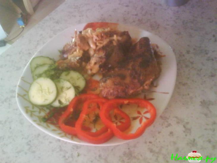 Свиная рулька запеченная под соусом