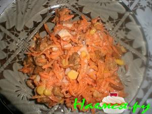 Салат с морковью по-корейски и сухариками