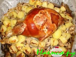 Мясо с ананасом (ляшка молоденького поросенка)