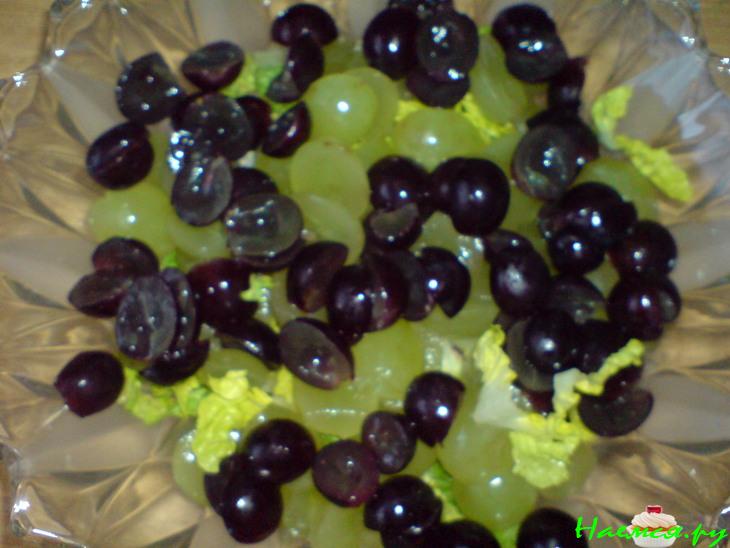 Сырно-виноградный салат