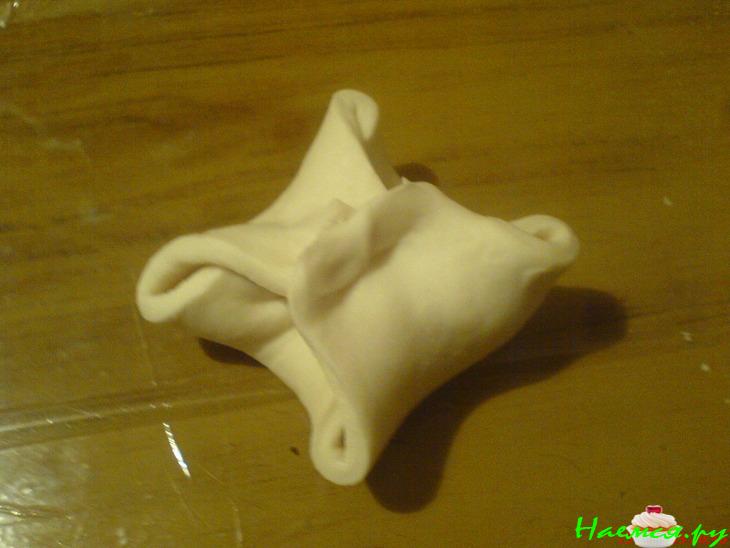 Слоёное пирожное с кремом патисьер