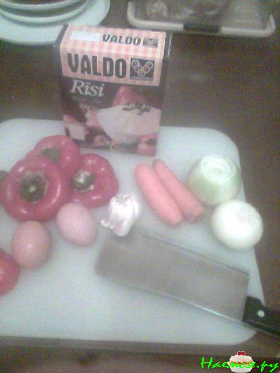 Жареный рис с овощами