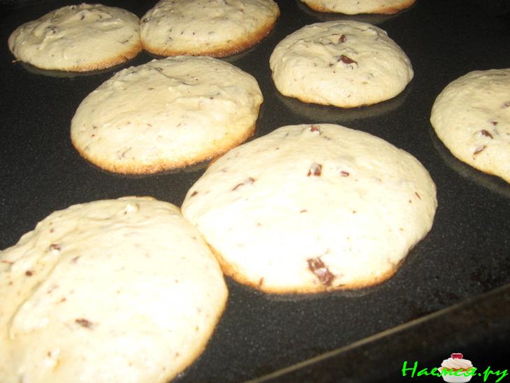 Chocolate Chip Cookies (Thin, Chewy & Puffy) Chocolate Chip Cookies (Thin, Chewy & Puffy)