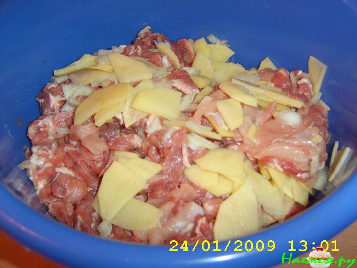Пирог с мясом и картошкой