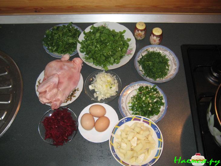 Зеленый борщ со свеклой