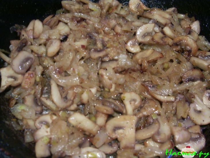 Флан с грибами и луком