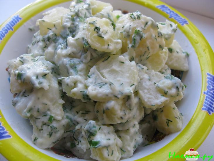 Молодой картофель с зеленью (два варианта)