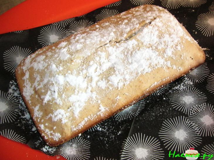 Пряный пирог на сметане