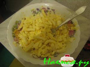 Салат из кальмаров "Снежок-чесночок"