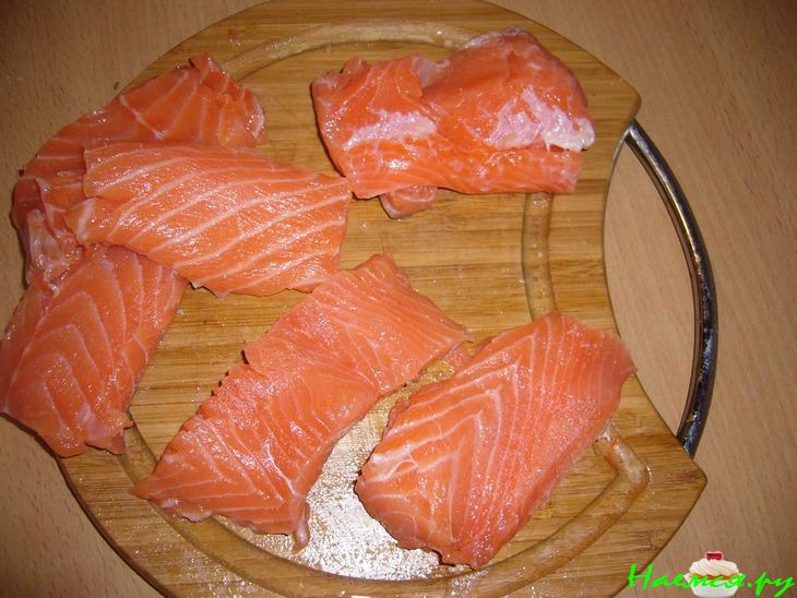 Рождественский лосось в соленом тесте