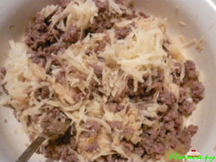 Пирог нежный с мясом и картофелем