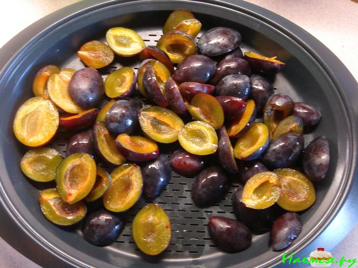 Молочный рис со сливами и корицей