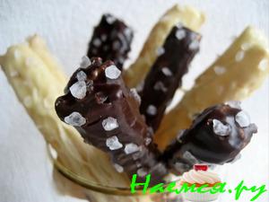 Слоеные "Полоски" с шоколадом и... солью Слоеные "Полоски" с шоколадом и... солью