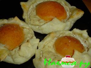 Творожно-абрикосовые слойки