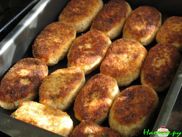 Постные рыбные котлеты с грибной начинкой