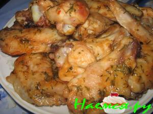 Крылышки куриные в майонезно-укропном соусе