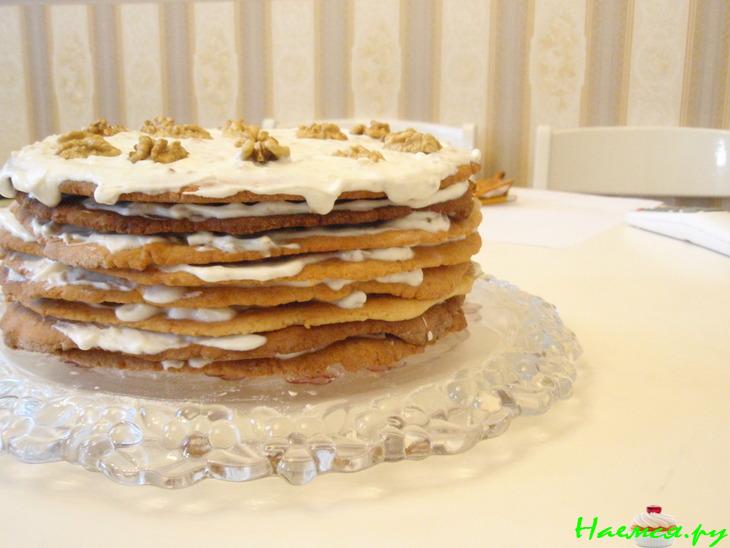 Медовый сметанник с ореховым вкусом