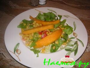 Лёгкий салат из манго