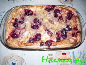 Грушево-ежевичный пирог