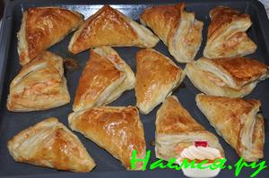 Слоёные треугольнички с сыром и креветками