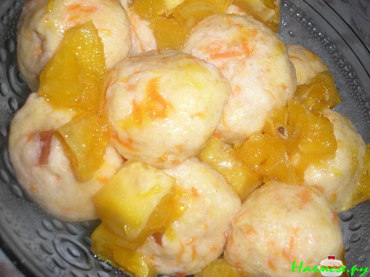 Фрикадельки из моркови и творога с цукатами