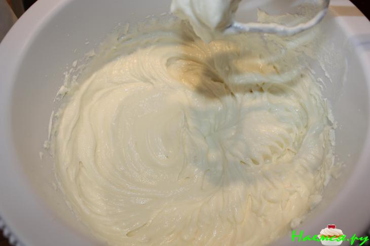 Нежные рулеты с баунти и клубникой