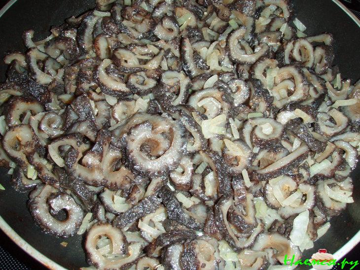 Скоблянка с мясом из кукумарии