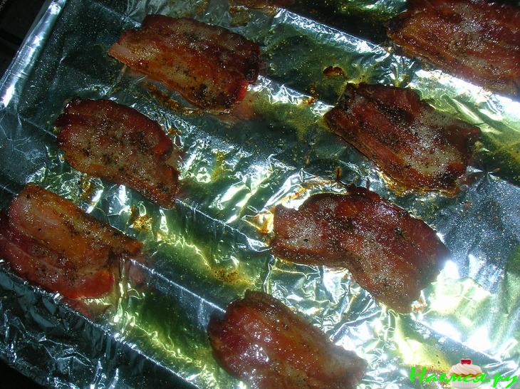 Запеченные яйца с беконом-карри