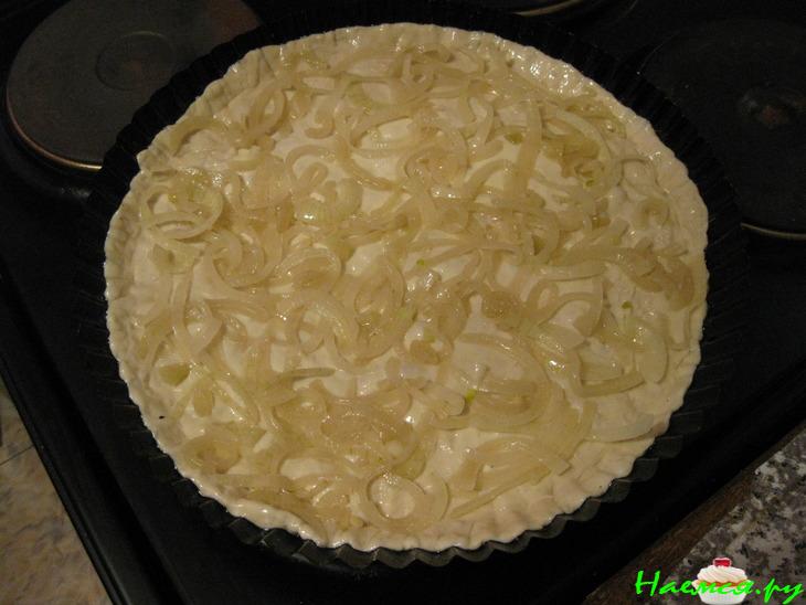 Пирог с консервированной рыбой