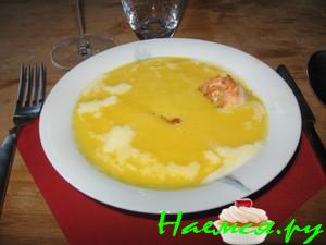 Супчик овощной инжиром и лососем