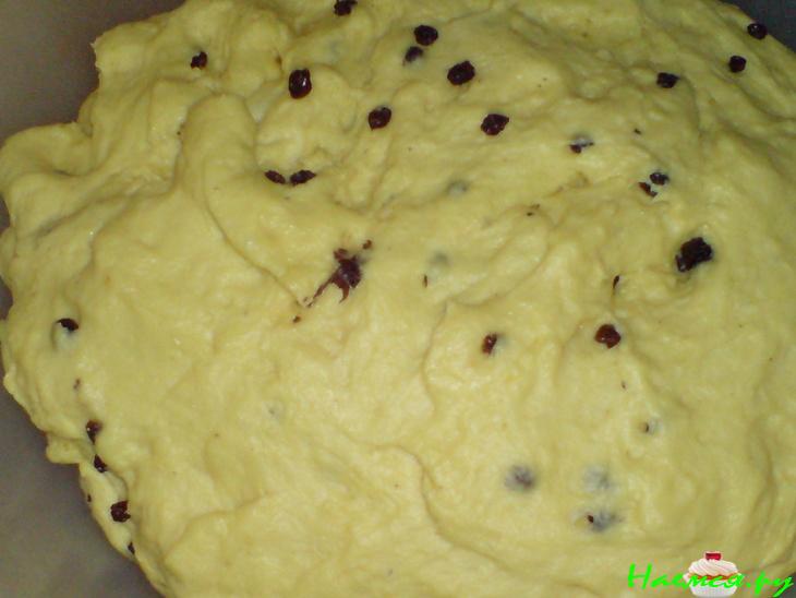 Куличи дрожжевые с шафраном и коринкой