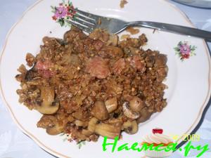 Гречневый плов с тушенкой
