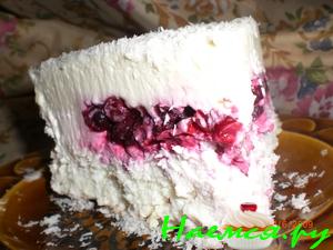 Творожно-кокосовый торт с брусникой