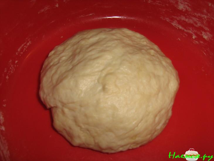 Луковый пирог со шпротами