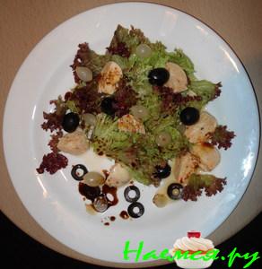 Салат "Греческий" с виноградом