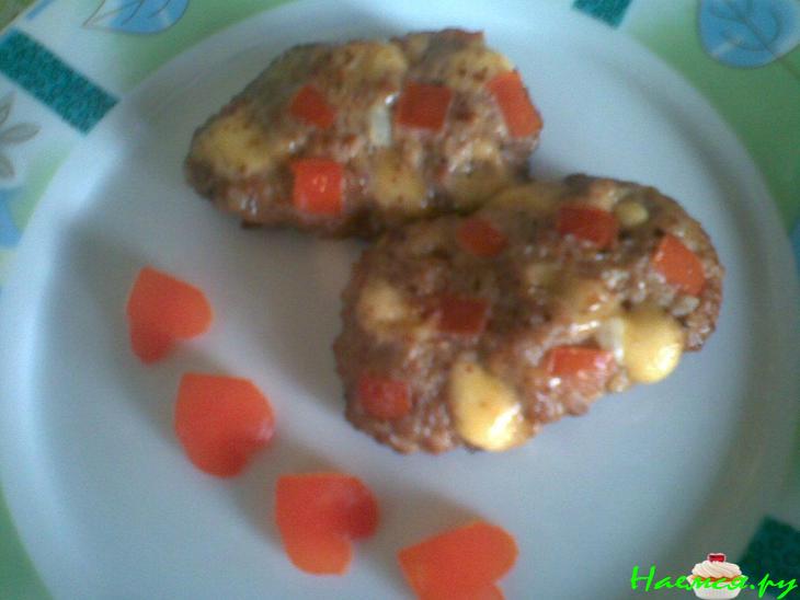 Котлеты с сыром и помидорами